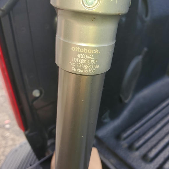 Prostetic Left Leg - Picture 3 of 10